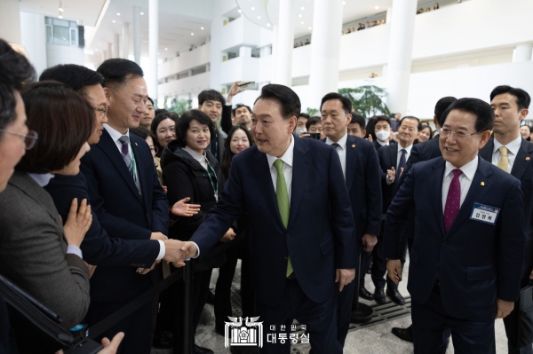 전남 무안군 전남도청에서 열린 ‘미래산업과 문화로 힘차게 도약하는 전남’ 주제 스무 번째 ‘국민과 함께하는 민생토론회’ 전경. [사진=대통령실]