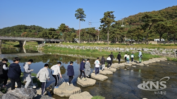 동인초 플로깅 현장 (사진=괴산증평교육지원청)